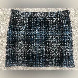 Women’s size 12 woven skirt by the loft. Gray black and turquoise.